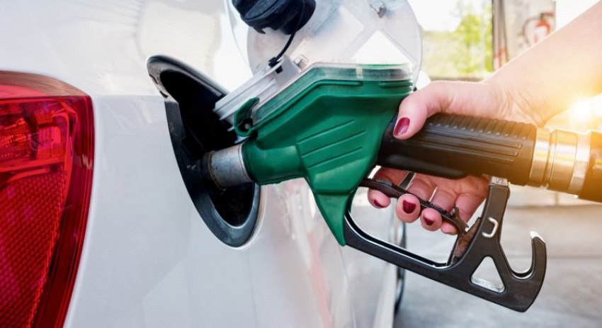 Ryczałt z tytułu korzystania z samochodów służbowych obejmuje również koszty paliwa