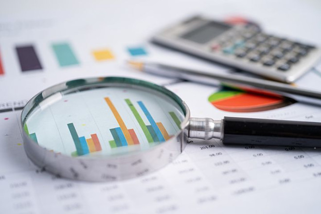 Firma ma zysk, ale nie ma pieniędzy. Jak kontroler finansowy może znaleźć przyczynę?